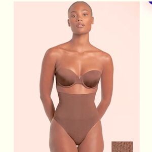 Victoria's Secret
High-Waist Seamless Thong Panty